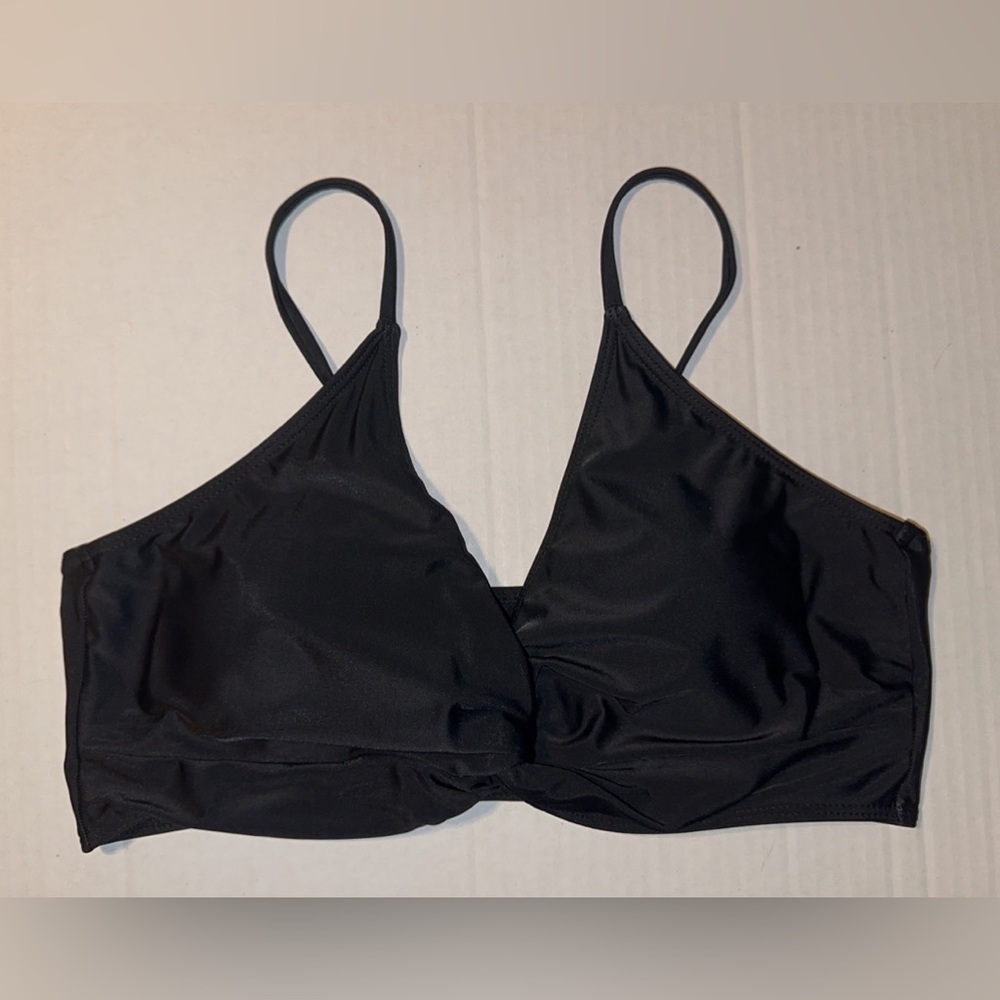Front twist bikini top